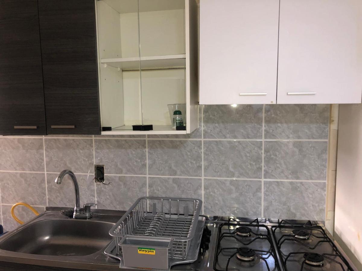 Comodo En Laureles, Grande, Centrico ,bien Ubicado Apto203 *
