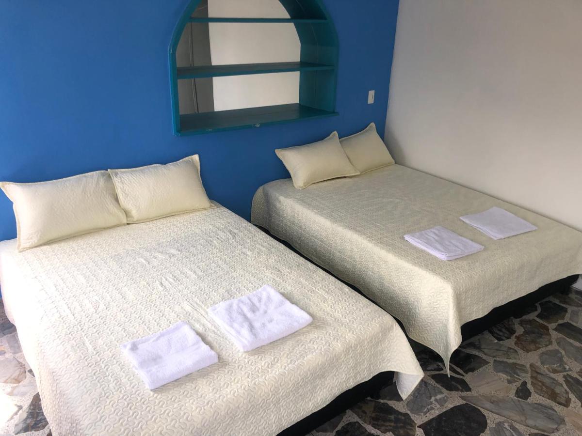 Comodo En Laureles, Grande, Centrico ,bien Ubicado Apto203