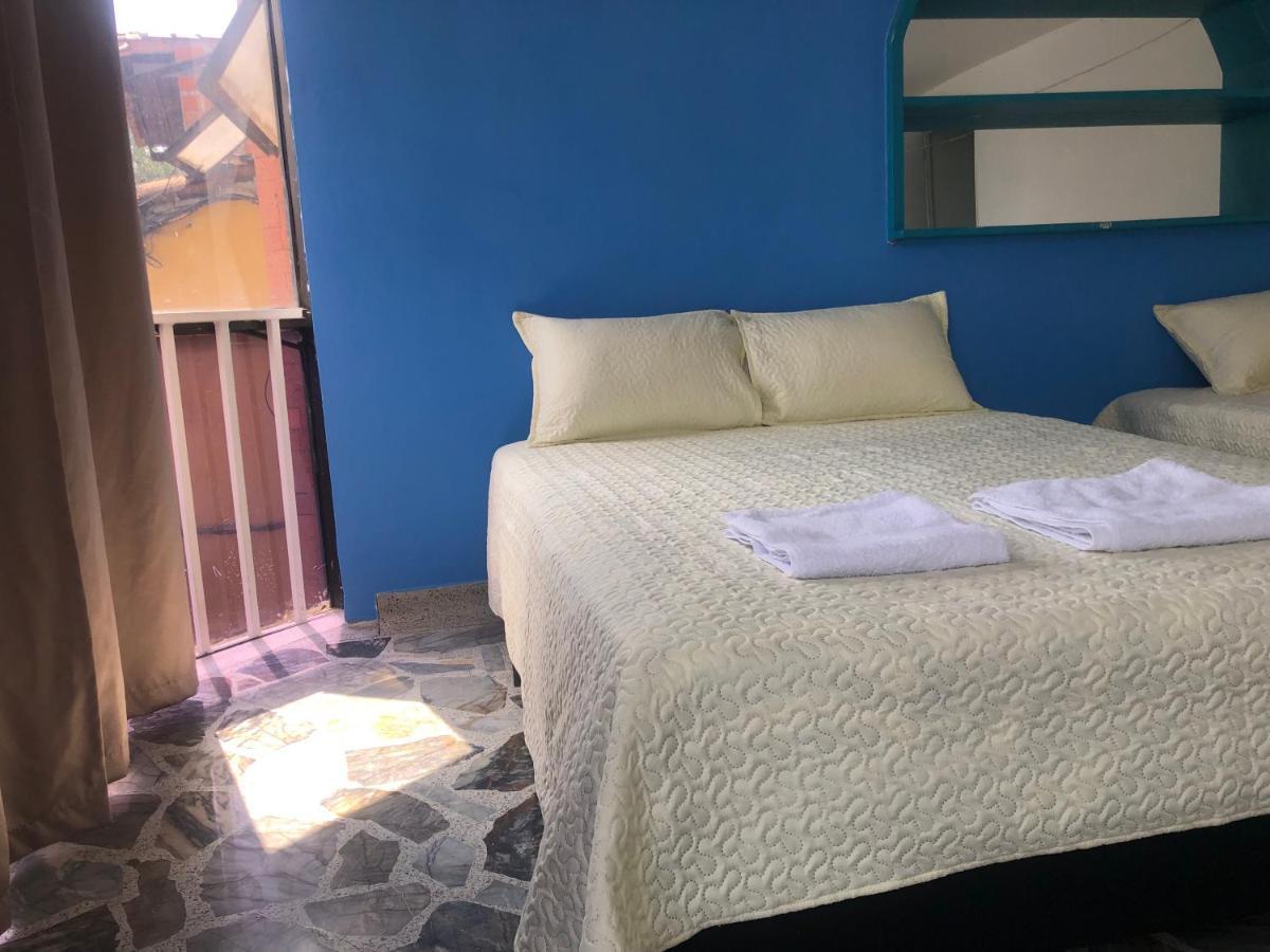 Apartment Comodo En Laureles, Grande, Centrico ,bien Ubicado Apto203