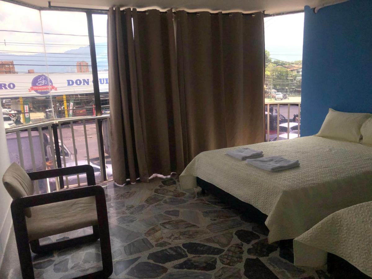Comodo En Laureles, Grande, Centrico ,bien Ubicado Apto203 Apartment Medellin