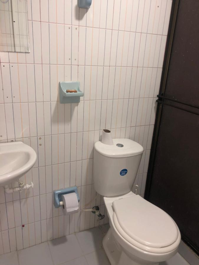 Comodo En Laureles, Grande, Centrico ,bien Ubicado Apto203 *