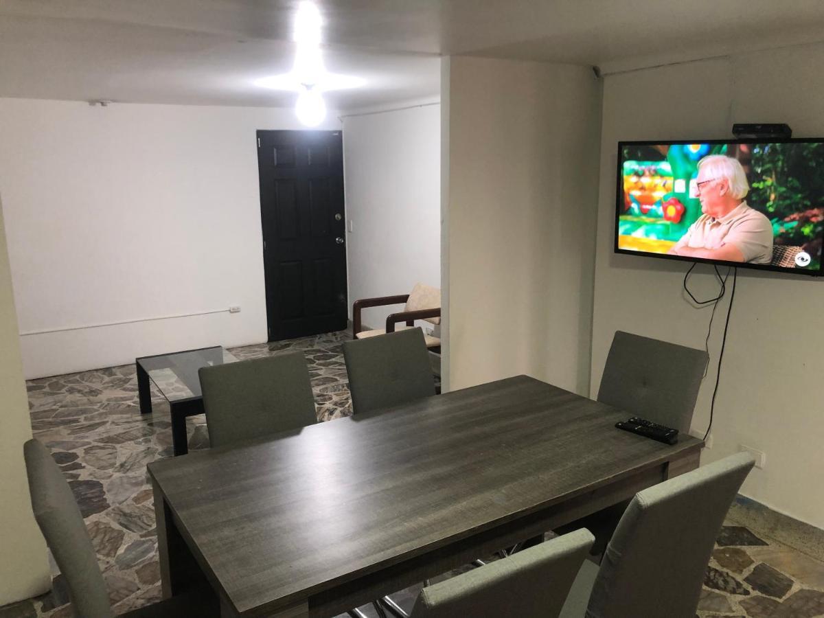 Comodo En Laureles, Grande, Centrico ,bien Ubicado Apto203 * Medellin