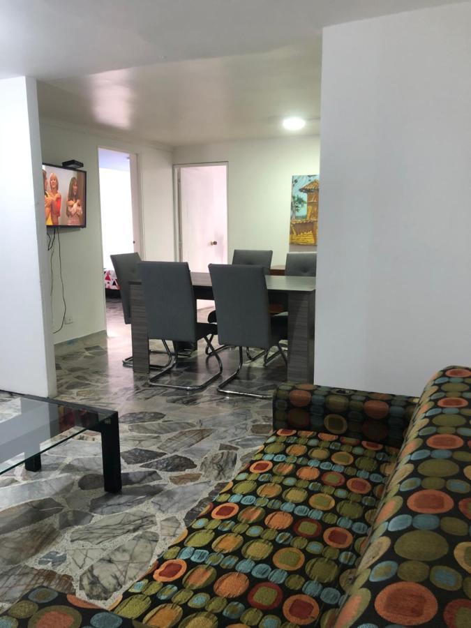Comodo En Laureles, Grande, Centrico ,bien Ubicado Apto203 Medellin