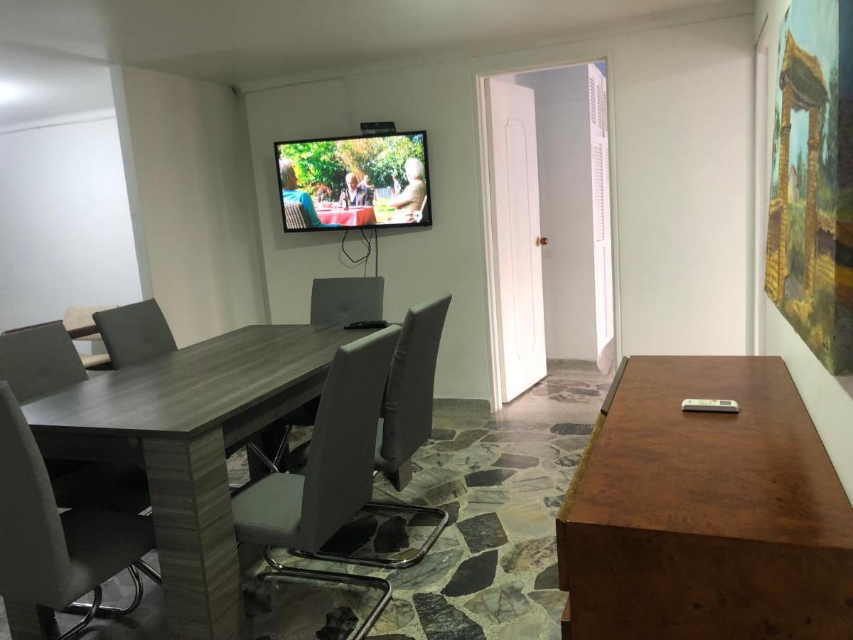 Apartment Comodo En Laureles, Grande, Centrico ,bien Ubicado Apto203 *