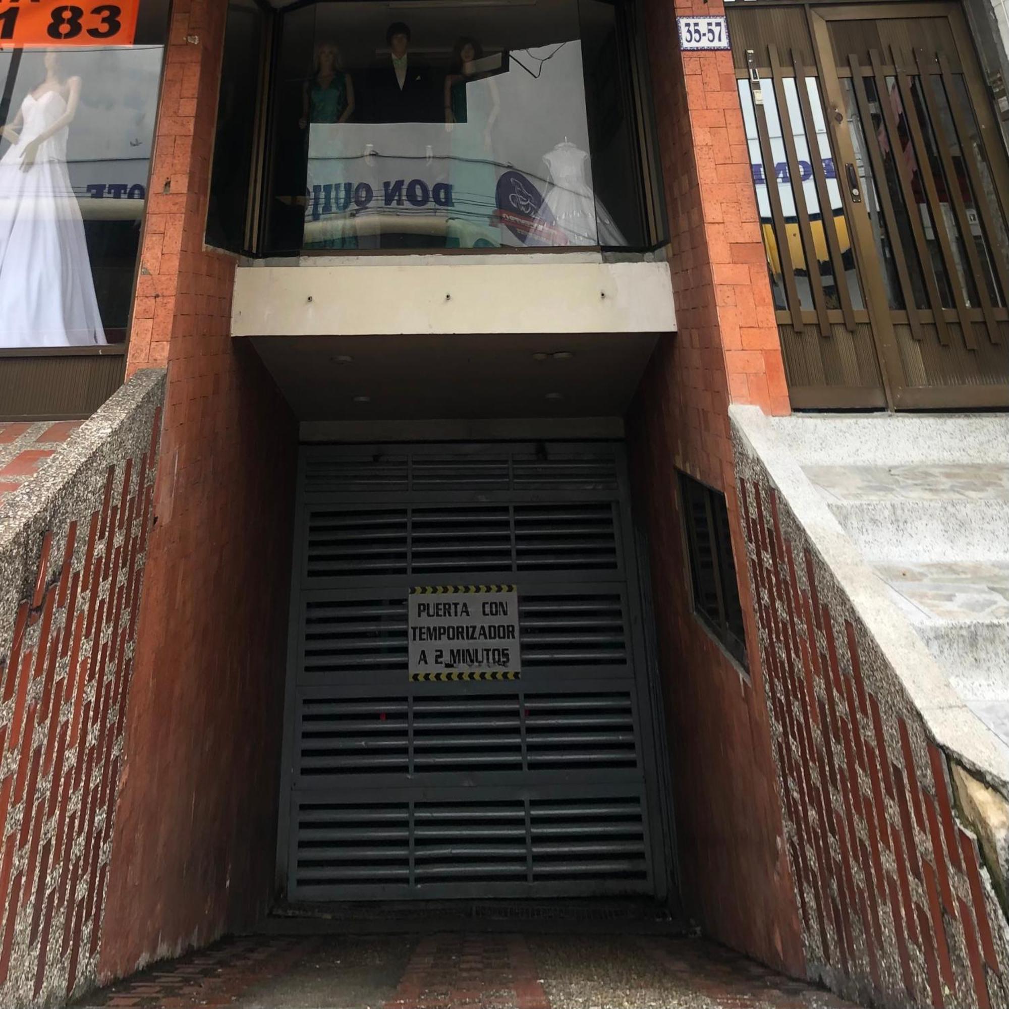 Comodo En Laureles, Grande, Centrico ,bien Ubicado Apto203 * Medellin